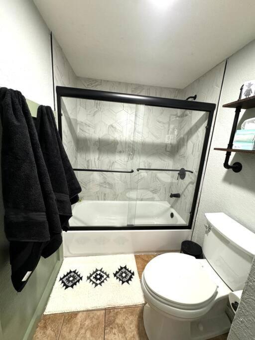 Modern Comfort: Updated Cozy Condo In Indian Point ブランソン エクステリア 写真