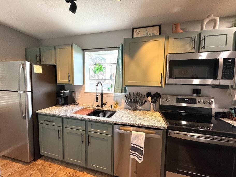 Modern Comfort: Updated Cozy Condo In Indian Point ブランソン エクステリア 写真