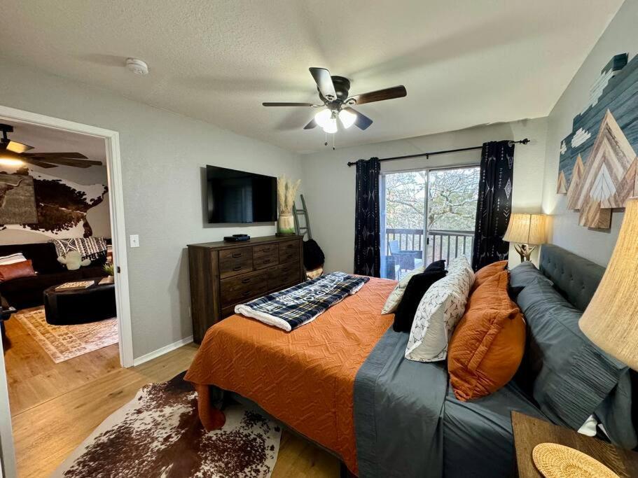 Modern Comfort: Updated Cozy Condo In Indian Point ブランソン エクステリア 写真