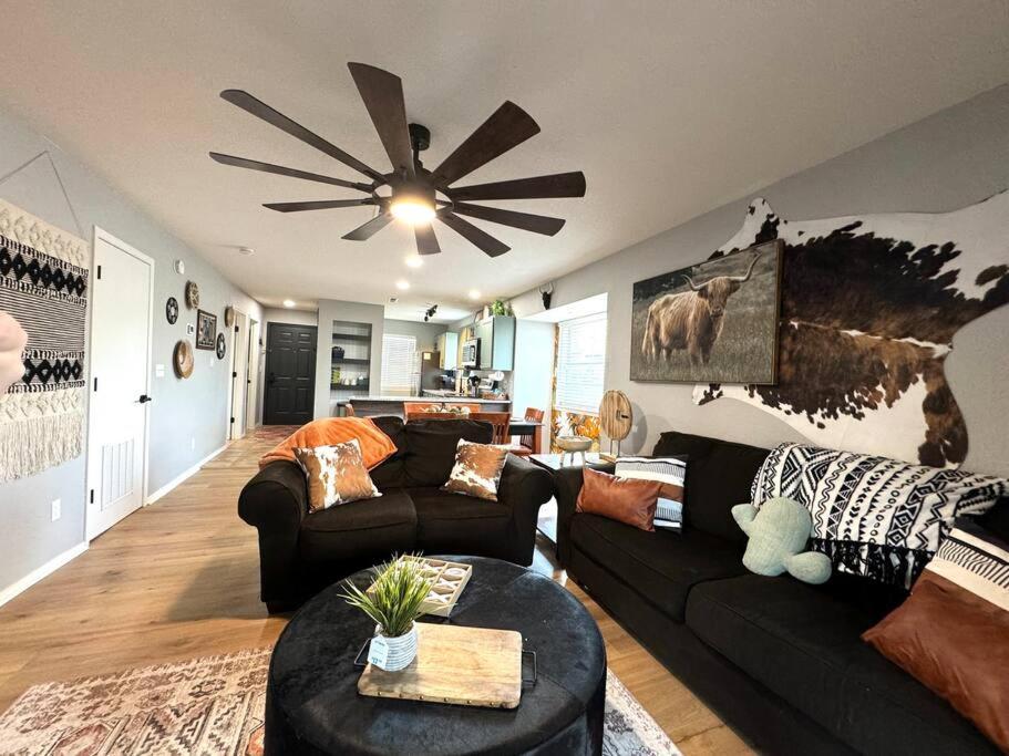 Modern Comfort: Updated Cozy Condo In Indian Point ブランソン エクステリア 写真