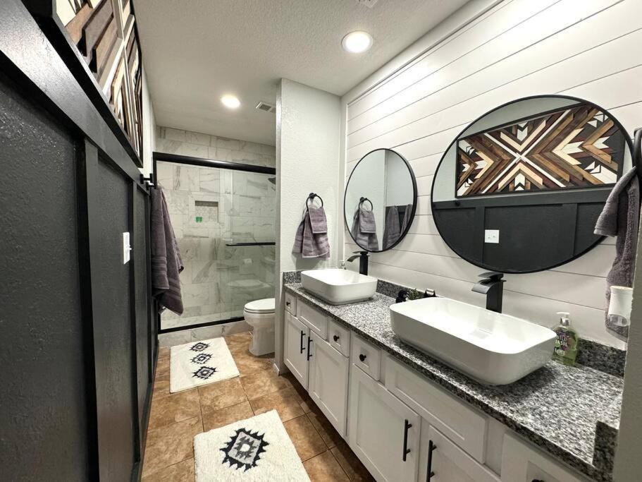 Modern Comfort: Updated Cozy Condo In Indian Point ブランソン エクステリア 写真