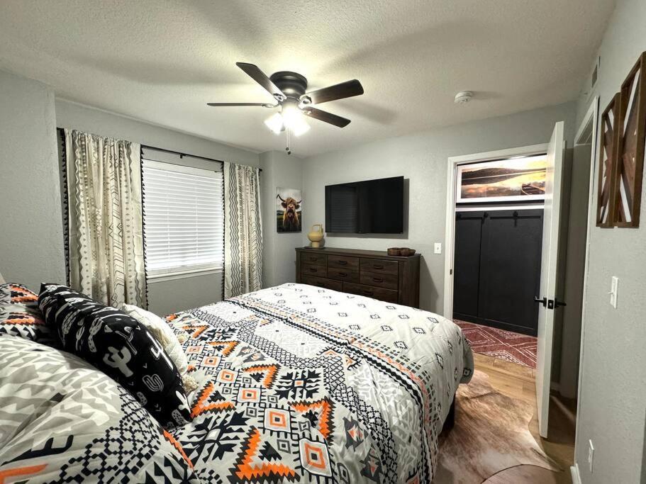Modern Comfort: Updated Cozy Condo In Indian Point ブランソン エクステリア 写真